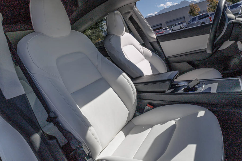 Used 2022 Tesla Model Y Performance AWD/4WD image 3