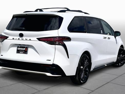 Used 2025 Toyota Sienna XSE w/ XSE Plus Package image 13