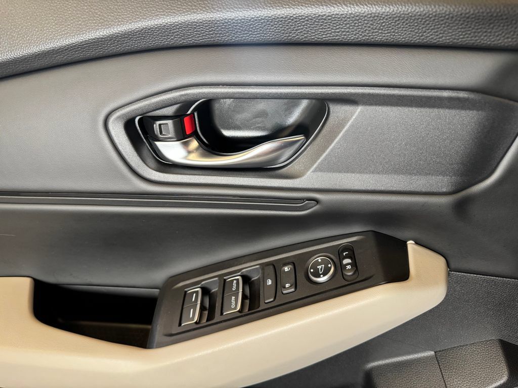 Used 2024 Honda Accord EX image 17