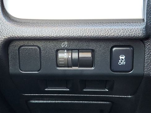 Used 2013 Subaru Crosstrek 2.0i Limited image 25