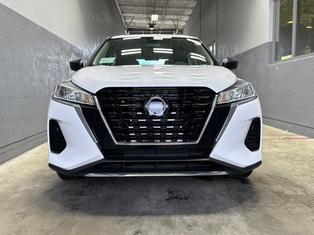 Used 2025 Nissan Kicks Play S FWD image 28