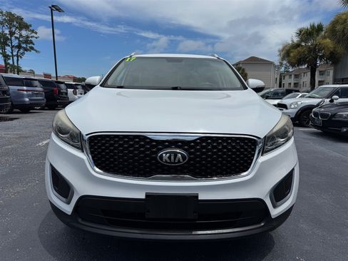 Used 2017 Kia Sorento AWD w/ LX V6 Convenience Package image 3
