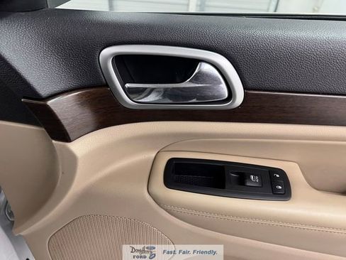 Used 2018 Jeep Grand Cherokee Laredo image 31