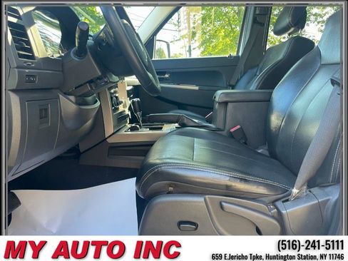 Used 2012 Jeep Liberty Limited w/ Tire & Wheel Group image 24