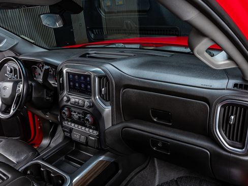 Used 2019 Chevrolet Silverado 1500 LT Trail Boss image 18