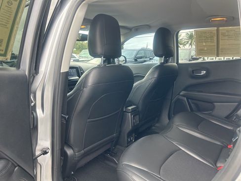 Certified 2019 Jeep Compass Altitude image 32