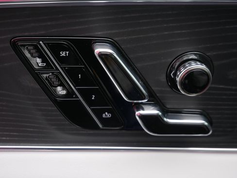 Used 2024 Cadillac Lyriq Luxury w/ LPO, Floor Liner Package AWD/4WD image 21