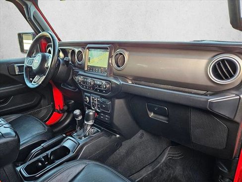 Used 2018 Jeep Wrangler Unlimited Sahara image 22