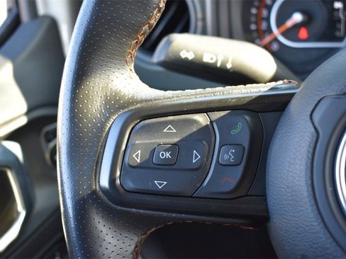 Used 2024 Jeep Gladiator Mojave image 19