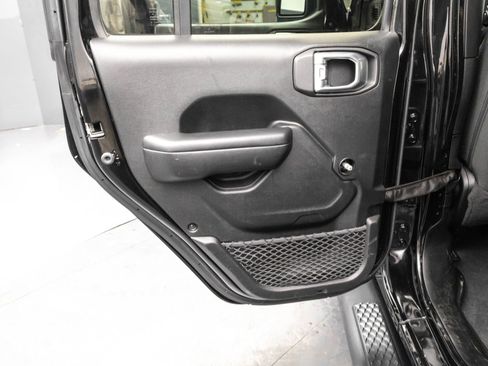 Used 2021 Jeep Gladiator Sport image 32