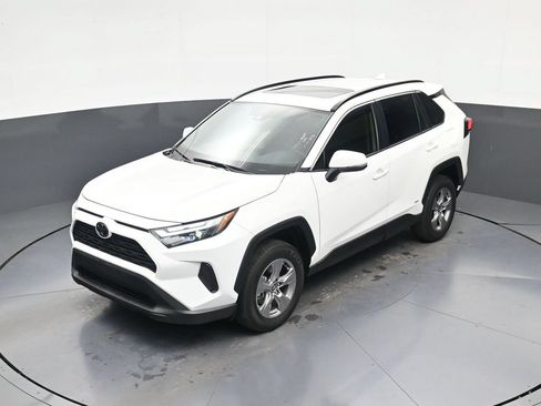 Used 2025 Toyota RAV4 XLE w/ Convenience Package AWD/4WD image 31