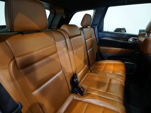 Used 2016 Jeep Grand Cherokee SRT image 29