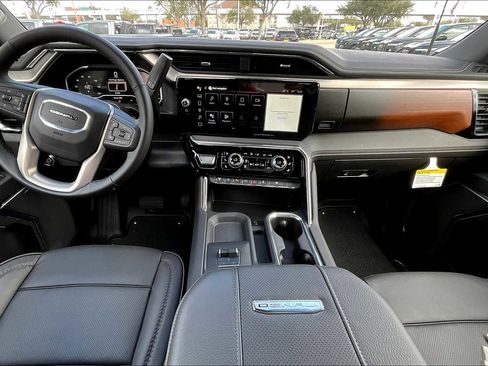 Used 2025 GMC Sierra 3500 Denali w/ Denali Reserve Package image 5