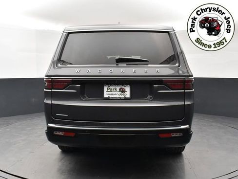 Used 2023 Jeep Wagoneer L 4WD w/ Premium Group I image 5