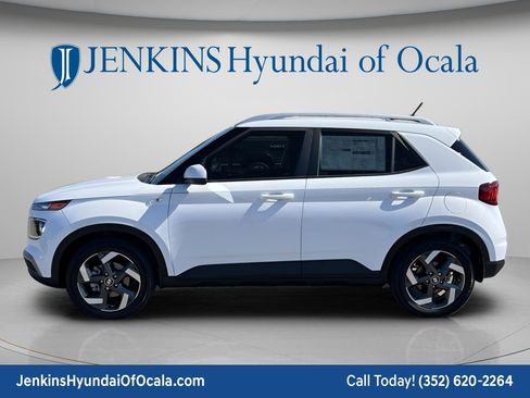 New 2025 Hyundai Venue SEL FWD image 10