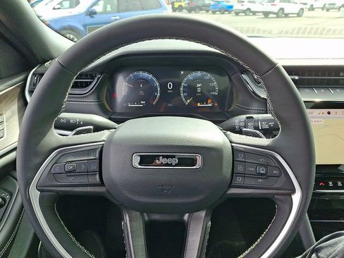 New 2026 Jeep Grand Cherokee Limited AWD/4WD image 18