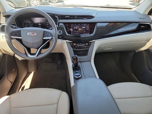 Used 2021 Cadillac XT6 Premium Luxury FWD image 17