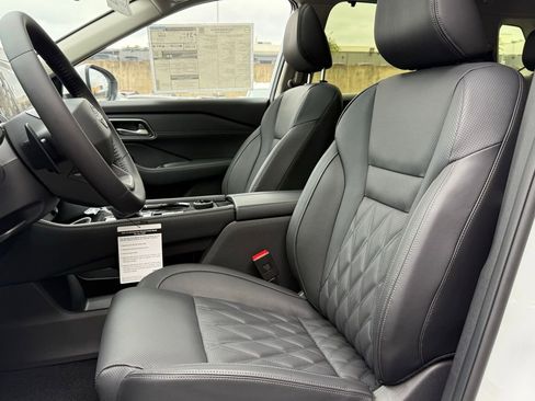 New 2026 Nissan Rogue Platinum w/ Platinum Premium Package image 16