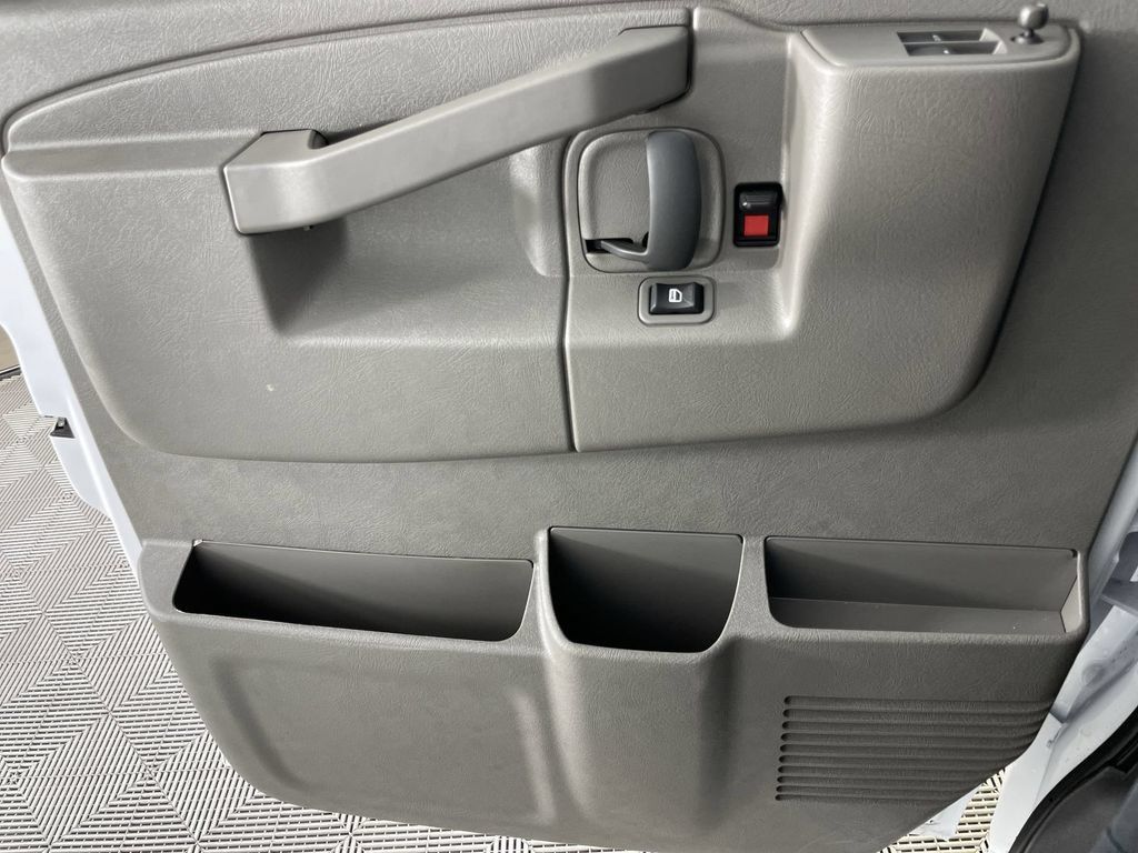 New 2025 GMC Savana 2500 Extended w/ Driver Convenience Package RWD image 20