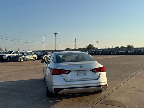 Certified 2025 Nissan Altima 2.5 SV FWD image 21