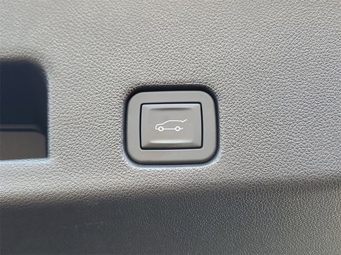 Used 2025 GMC Acadia Elevation w/ Black Edition image 10