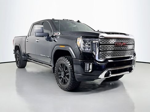 Used 2022 GMC Sierra 3500 Denali w/ Denali Black Diamond Edition AWD/4WD image 4