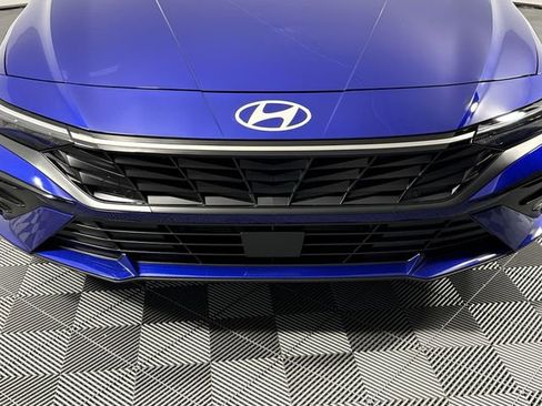 Used 2025 Hyundai Elantra Limited FWD image 42