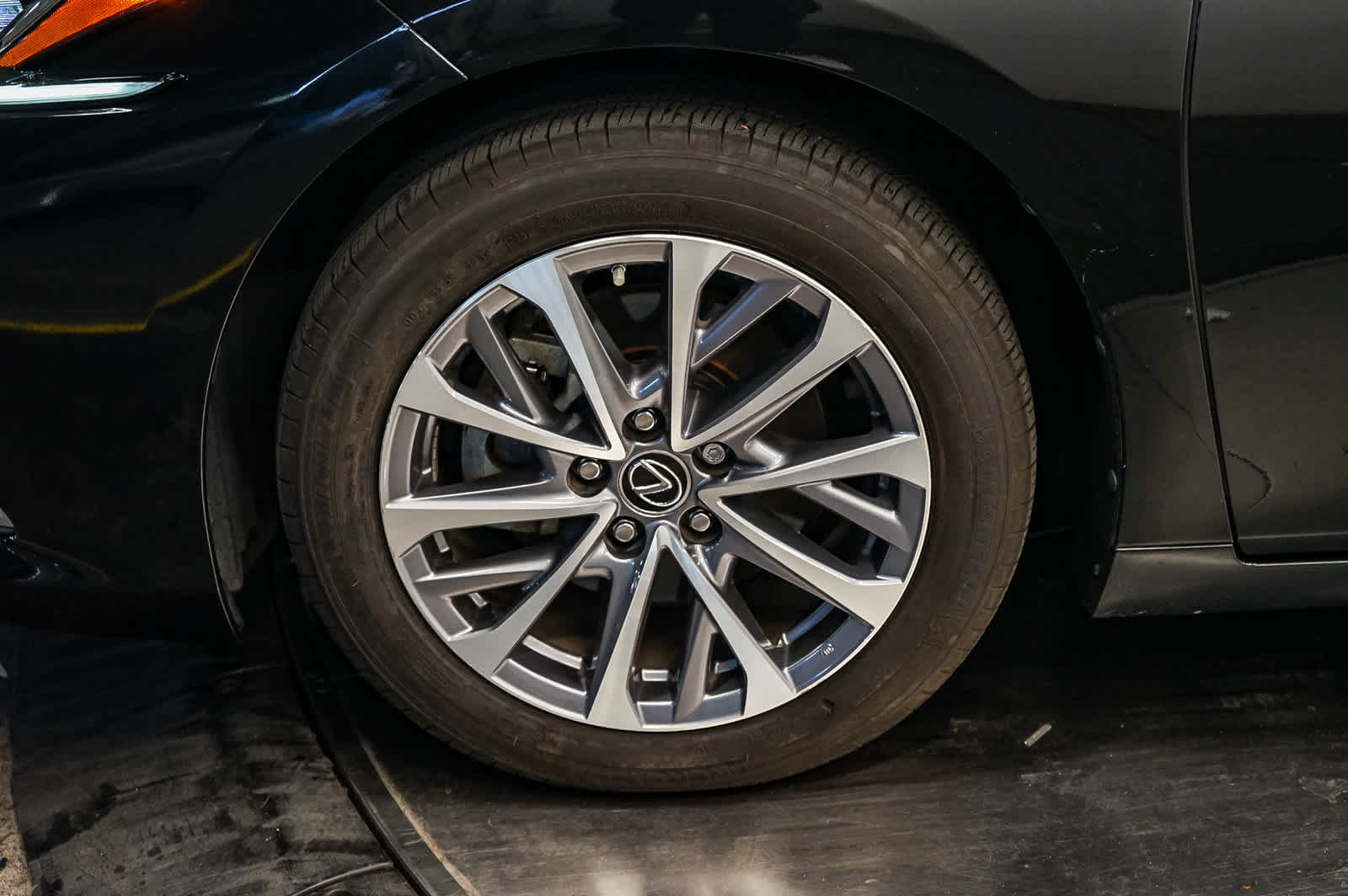 Used 2024 Lexus ES 350 w/ Accessory Package (Z2) FWD image 6