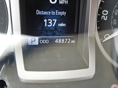 Used 2022 Toyota Tacoma SR5 AWD/4WD image 13
