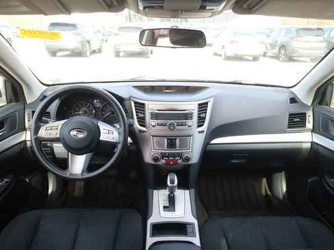 Used 2011 Subaru Outback 2.5i image 10