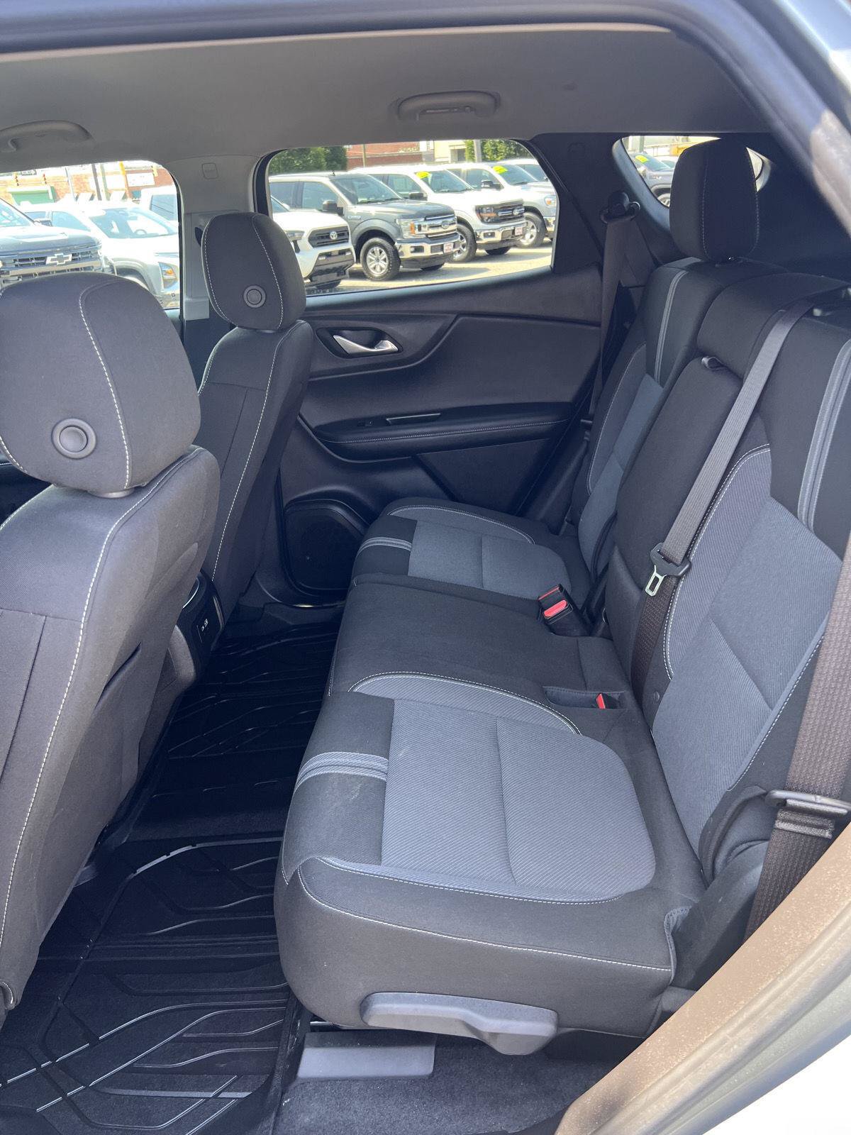 Used 2024 Chevrolet Blazer LT w/ Convenience Package FWD image 17