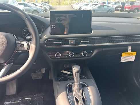 New 2026 Honda HR-V EX-L image 18