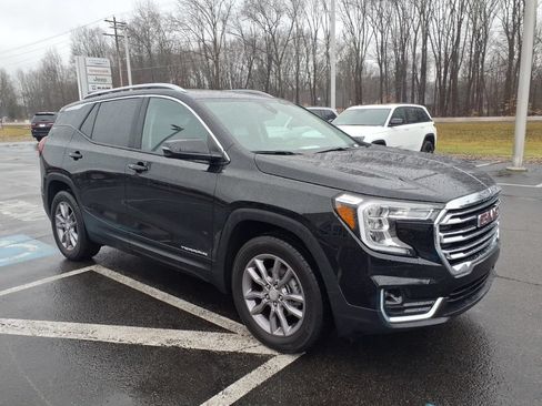Used 2024 GMC Terrain SLT w/ Infotainment Package II AWD/4WD image 6
