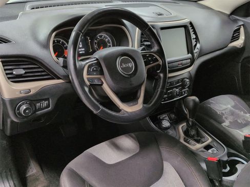 Used 2014 Jeep Cherokee Latitude w/ Cold Weather Group image 10