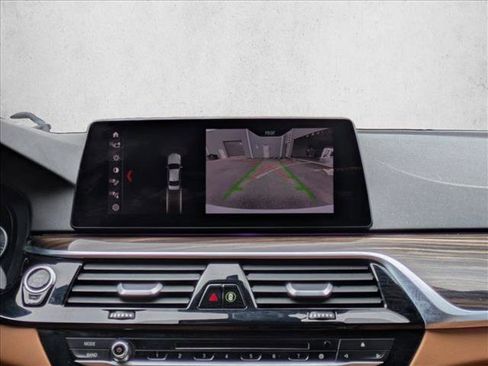 Used 2019 BMW 530i xDrive 530i xDrive w/ Convenience Package image 18