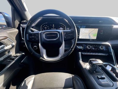 Used 2025 GMC Sierra 1500 Denali w/ Technology Package AWD/4WD image 6
