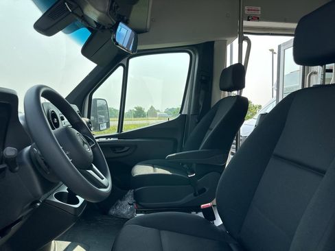 Used 2022 Mercedes-Benz Sprinter 3500 image 49