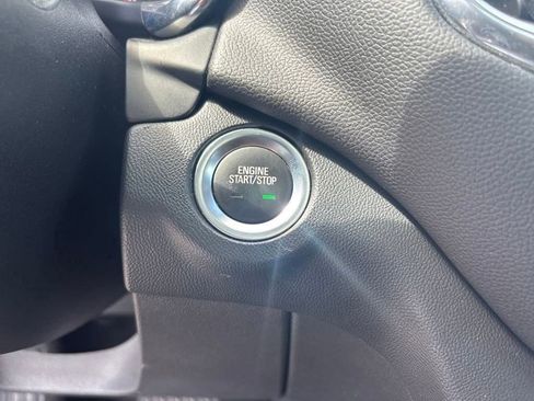 Used 2022 Chevrolet Equinox LT image 26