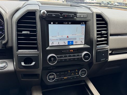 Used 2018 Ford Expedition Max XLT w/ Equipment Group 202A RWD image 8