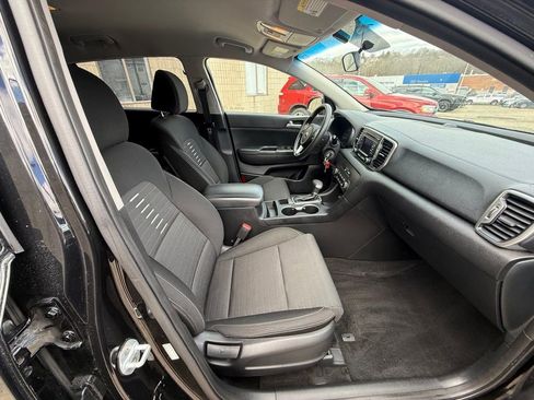 Used 2018 Kia Sportage LX AWD/4WD image 18