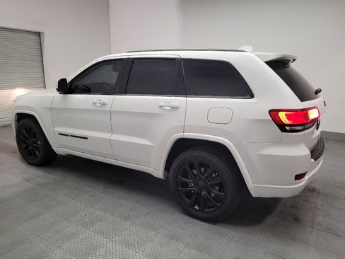 Used 2019 Jeep Grand Cherokee Altitude RWD image 3