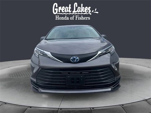 Used 2022 Toyota Sienna LE image 8