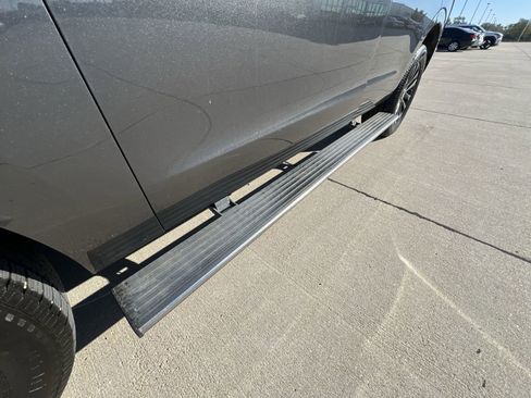 Used 2021 Ford Expedition Limited image 35