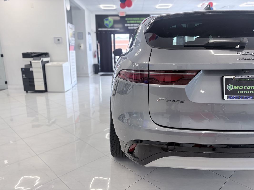 Used 2022 Jaguar F-PACE S AWD/4WD image 13