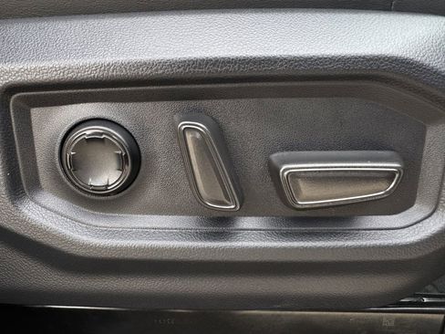 Used 2025 Toyota Tundra Platinum AWD/4WD image 30