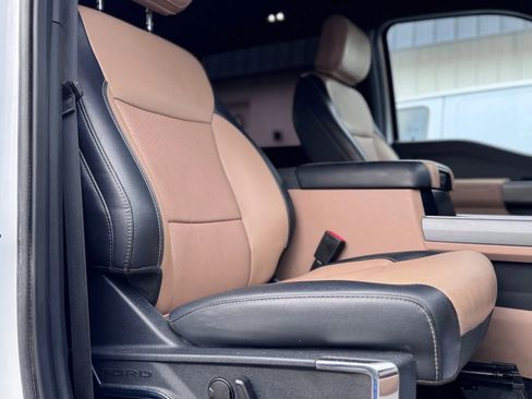 Used 2023 Ford F250 Lariat w/ Chrome Package image 41