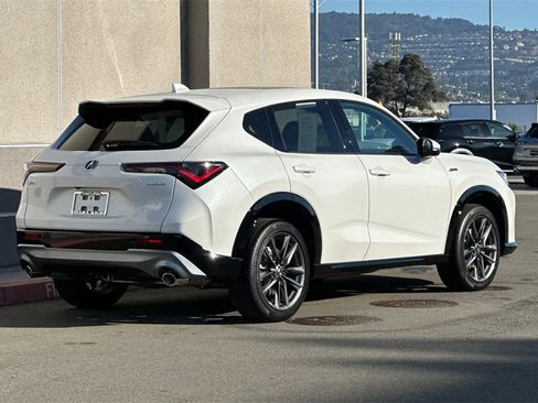 Certified 2025 Acura ADX A-Spec image 5