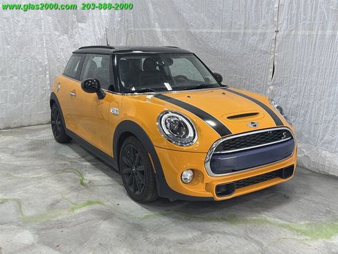 Used 2016 MINI Cooper S image 2