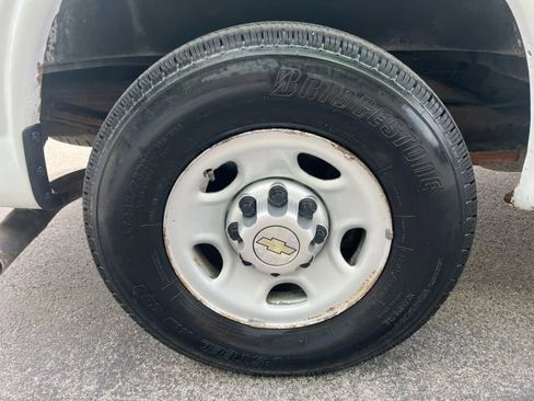 Used 2013 Chevrolet Express 2500 image 15