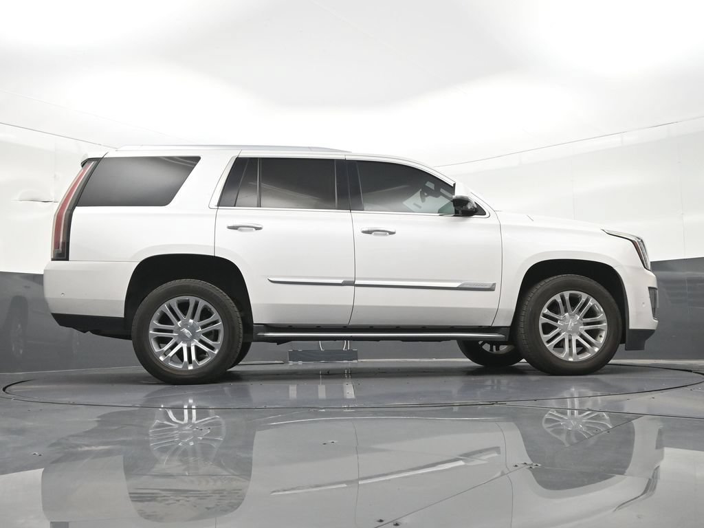 Used 2020 Cadillac Escalade 2WD image 29